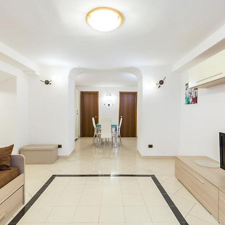 ナポリQs1 - Indipendent Flat In Centerアパートメント エクステリア 写真