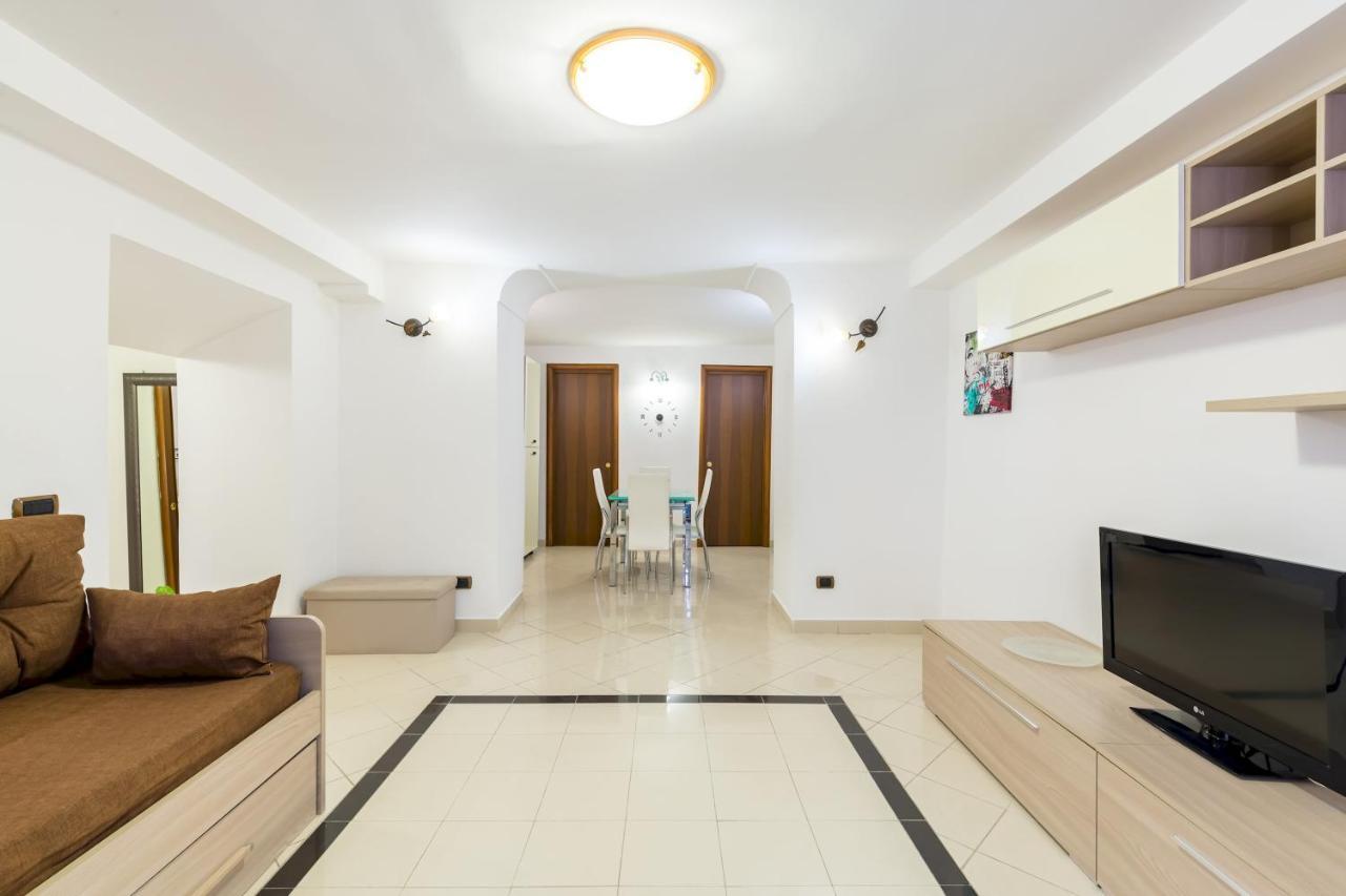 ナポリQs1 - Indipendent Flat In Centerアパートメント エクステリア 写真