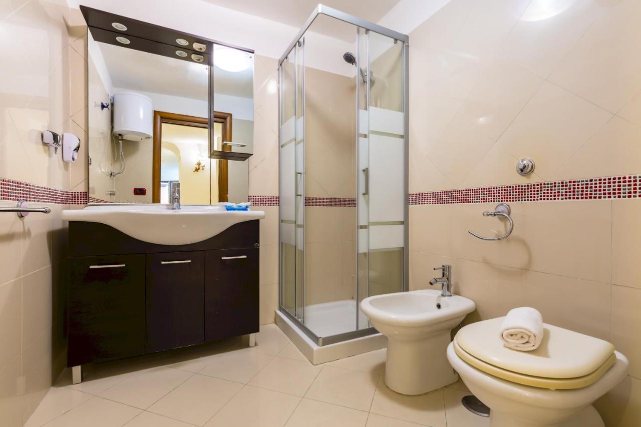 ナポリQs1 - Indipendent Flat In Centerアパートメント エクステリア 写真